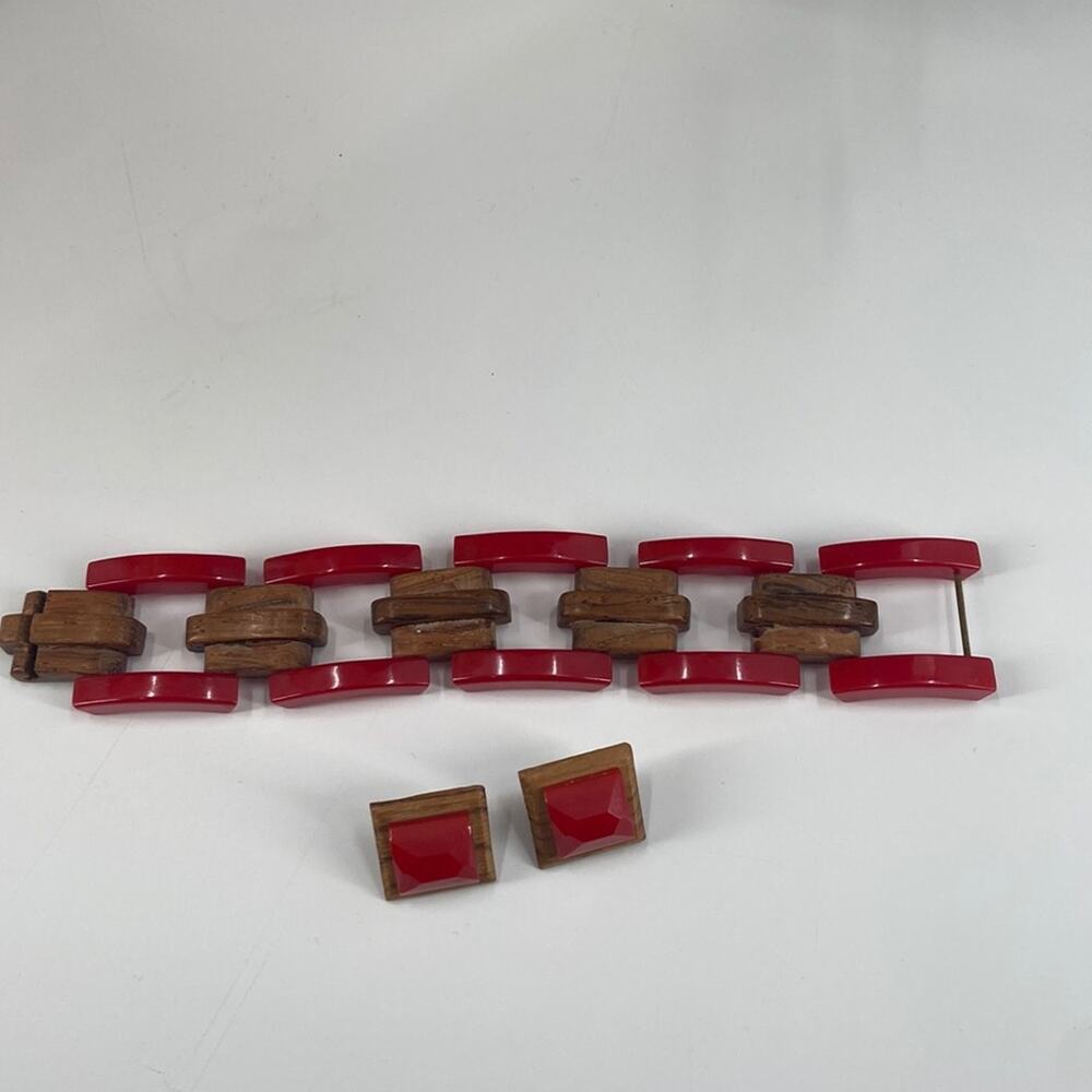 Vintage red Bakelite wooden bracelet clip on earring set